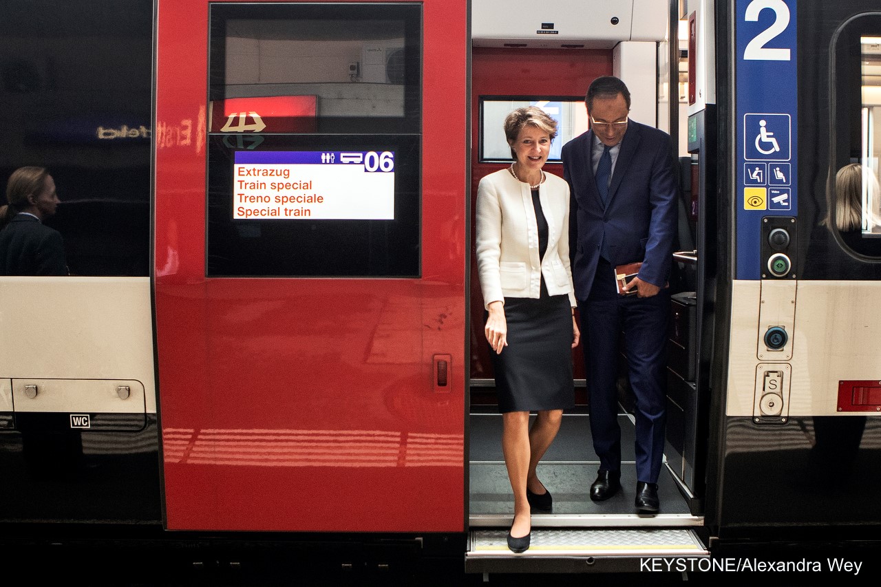 La consigliera federale Simonetta Sommaruga e il ministro dei trasporti del Marocco Abdelkader Amara.